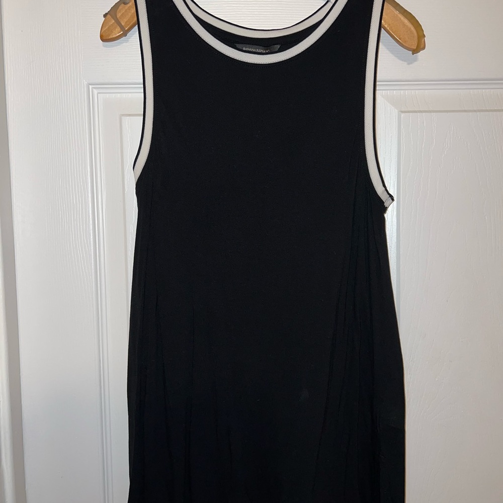 Three (3) White House Black Market Basic Tanks - image 6